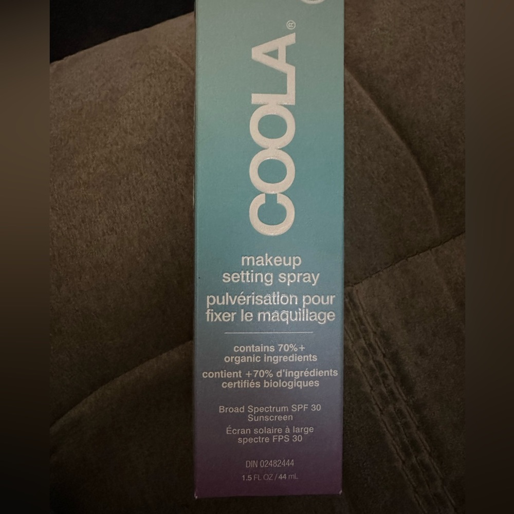 Coola makeup setting spray